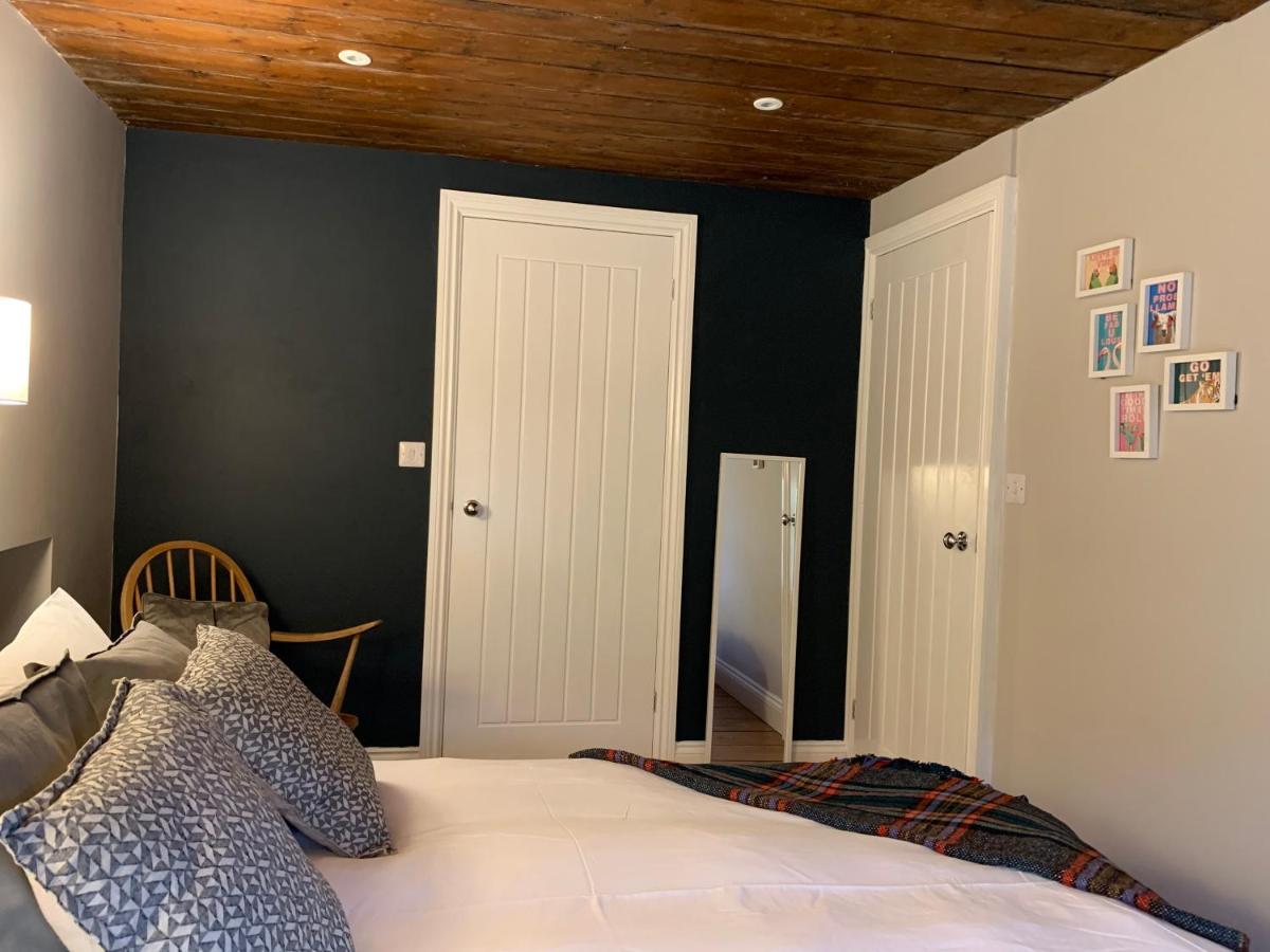 Min-Y-Fford Sleeps 6 Plus Pet Newport  Kültér fotó