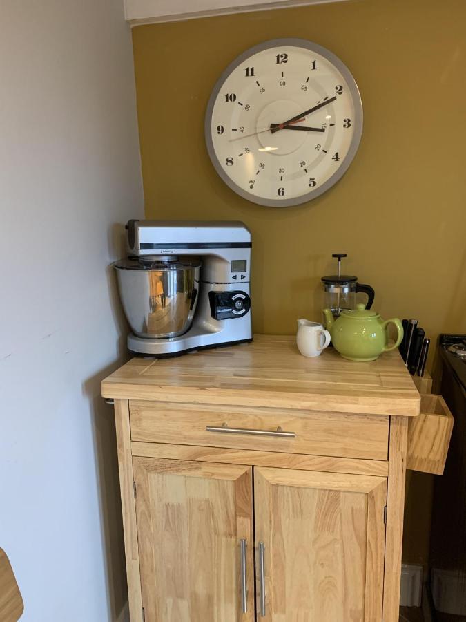 Min-Y-Fford Sleeps 6 Plus Pet Newport  Kültér fotó