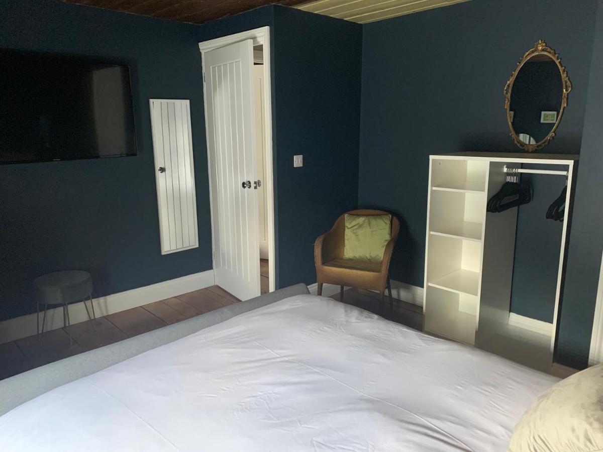 Min-Y-Fford Sleeps 6 Plus Pet Newport  Kültér fotó