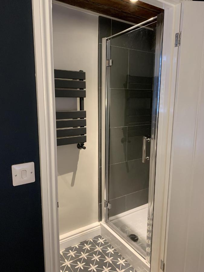 Min-Y-Fford Sleeps 6 Plus Pet Newport  Kültér fotó
