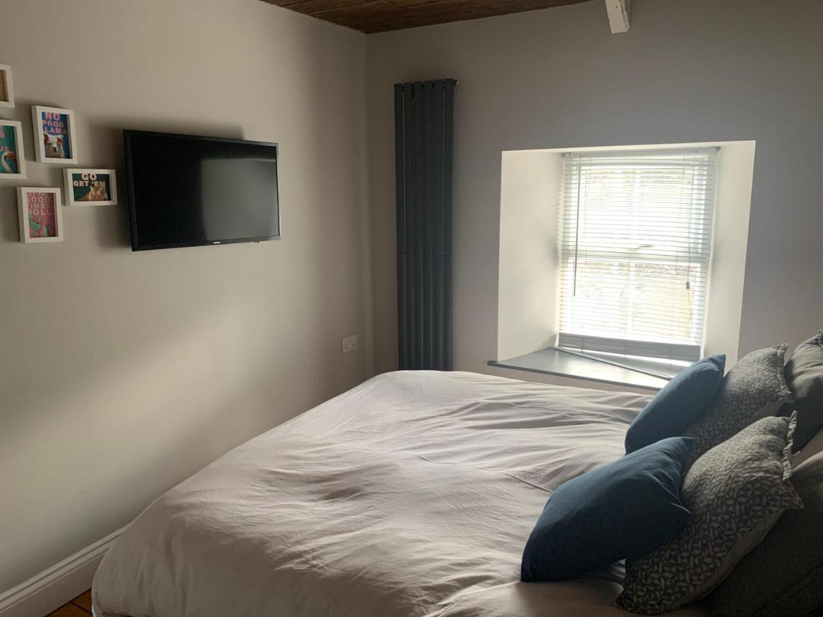 Min-Y-Fford Sleeps 6 Plus Pet Newport  Kültér fotó